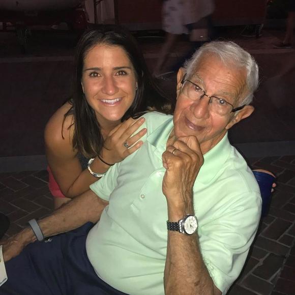 Meet your Posher, Steph - Picture 1 of 1